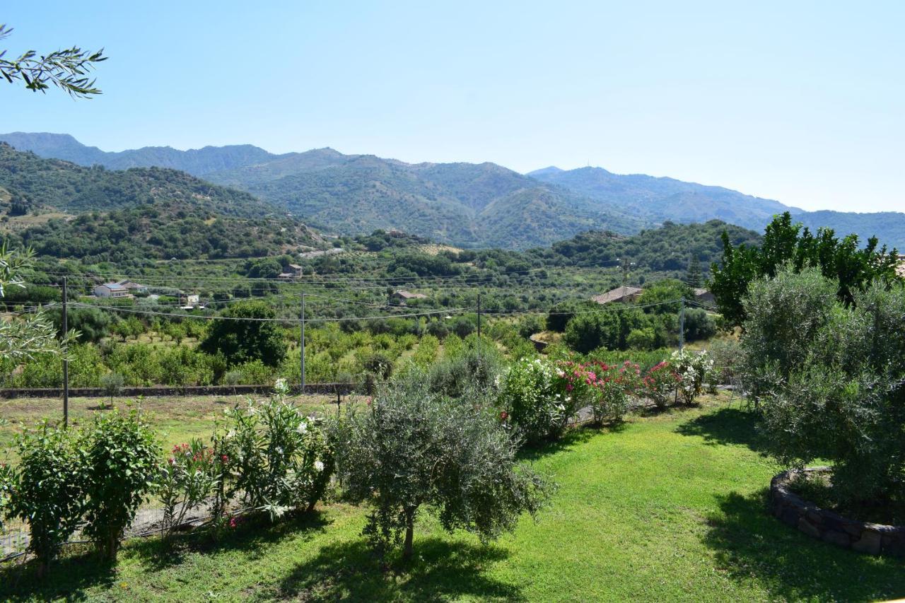 Taormina Villa Ibiscus Alcantara Gaggi Exteriör bild