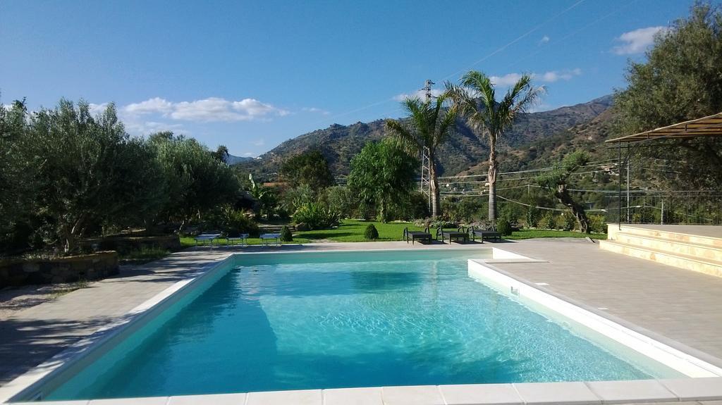 Taormina Villa Ibiscus Alcantara Gaggi Rum bild