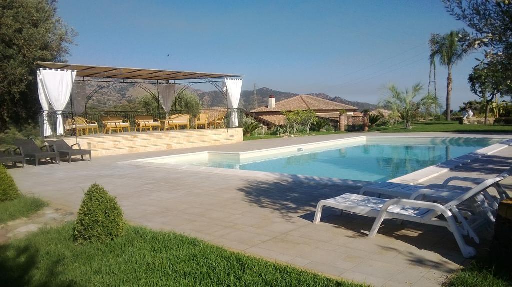 Taormina Villa Ibiscus Alcantara Gaggi Rum bild