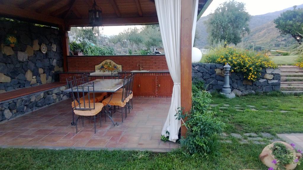 Taormina Villa Ibiscus Alcantara Gaggi Rum bild