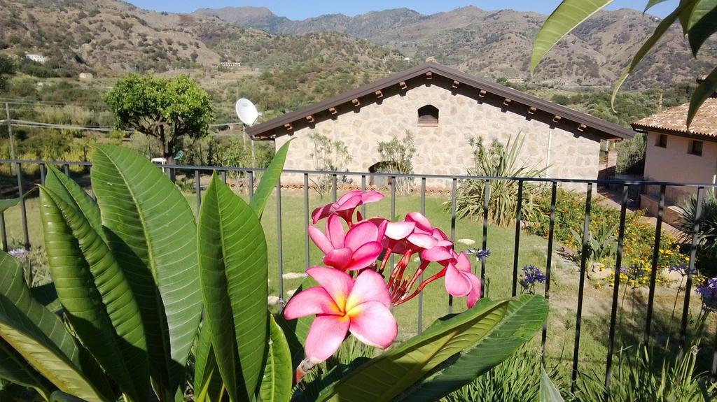 Taormina Villa Ibiscus Alcantara Gaggi Rum bild
