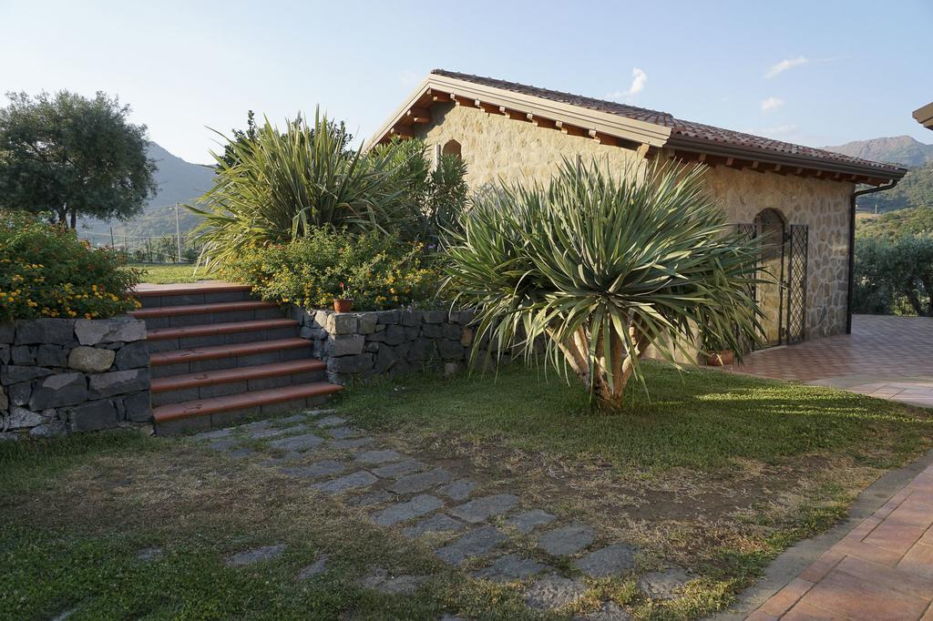 Taormina Villa Ibiscus Alcantara Gaggi Exteriör bild