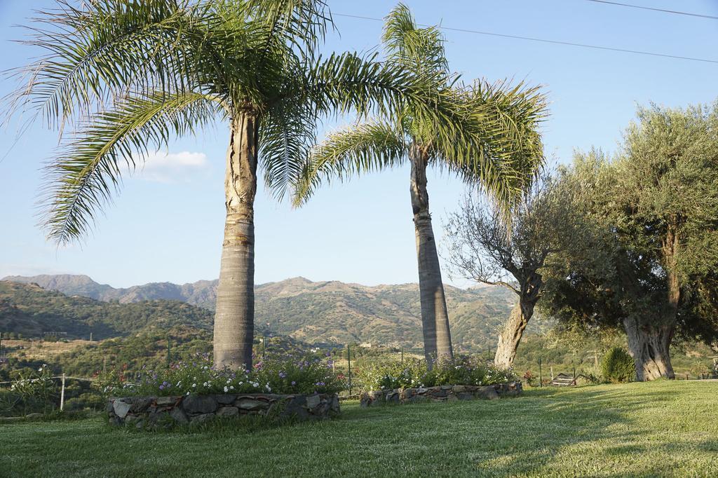 Taormina Villa Ibiscus Alcantara Gaggi Exteriör bild